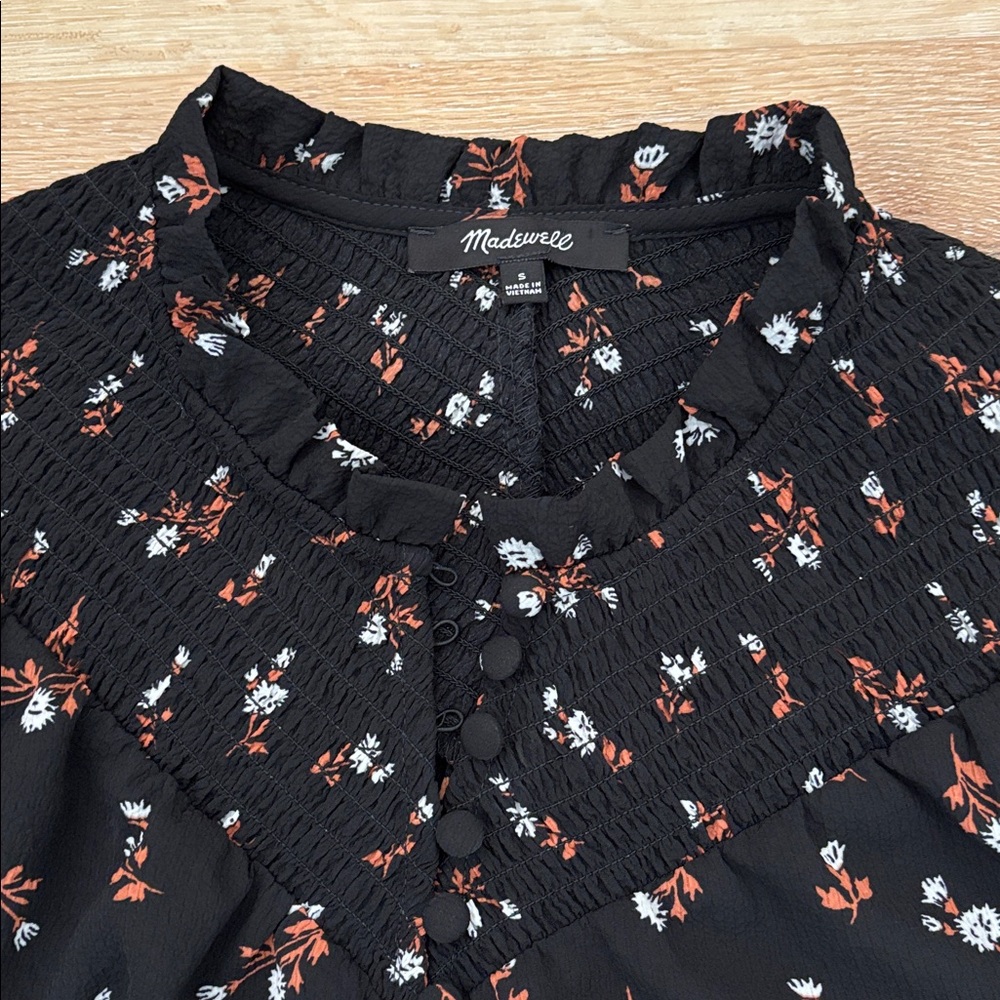 Madewell Embroidered Smockneck Top in Tossed Floral Black & Brown Small - Picture 7 of 9